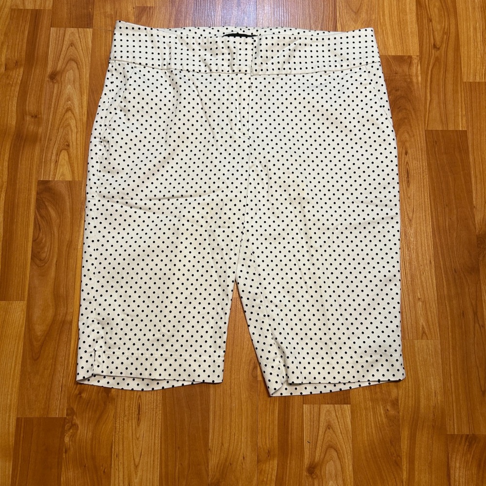 Pinup Polka Dot Attention Women Capri Shorts 8 White Black